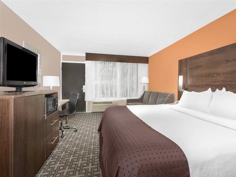 Ramada By Wyndham Augusta Fort Gordon Exterior photo