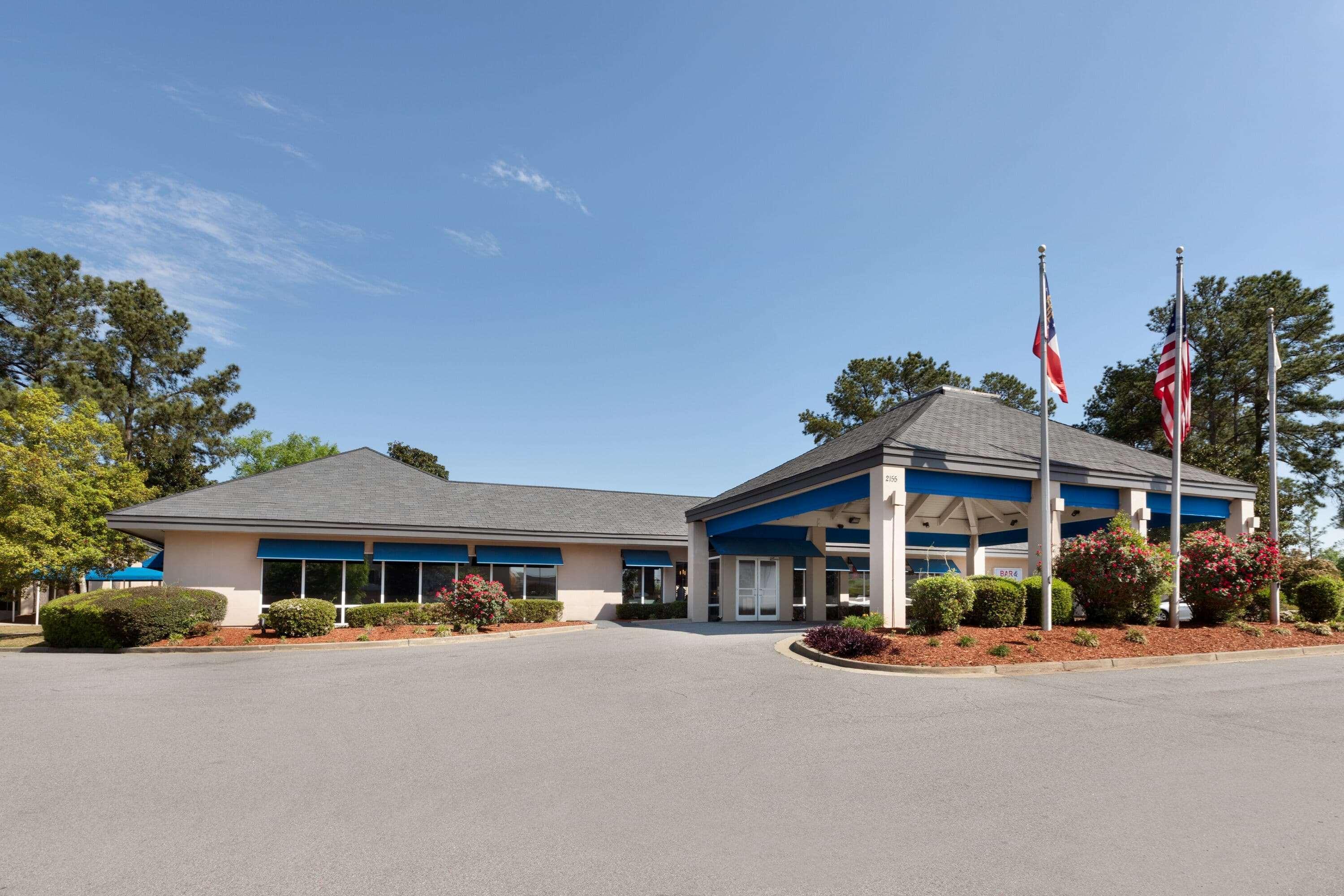 Ramada By Wyndham Augusta Fort Gordon Exterior photo