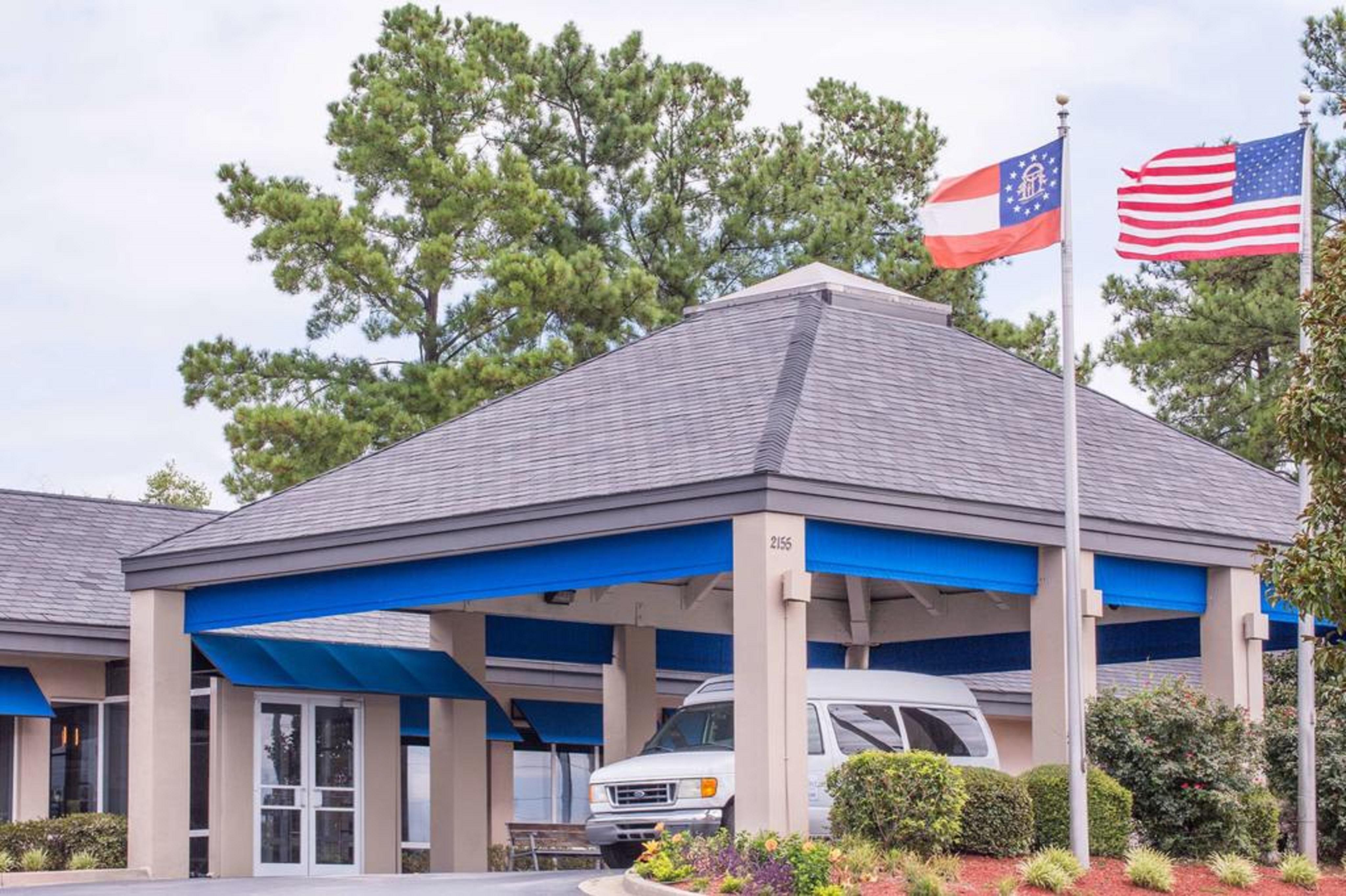 Ramada By Wyndham Augusta Fort Gordon Exterior photo